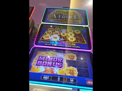 She Is Cuttiest Blackjack Dealer | ASMR Casino