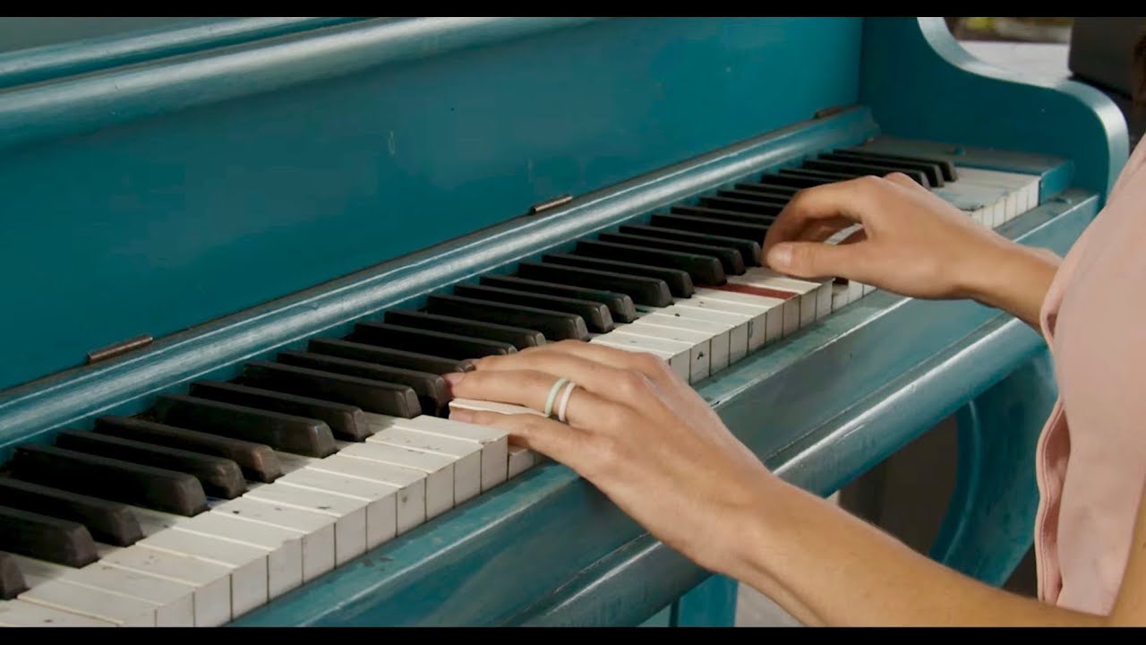 Guarda Town of Trees - Selfish (Official Music Video) su YouTube Guarda Town of Trees - Selfish (Official Music Video) su YouTube