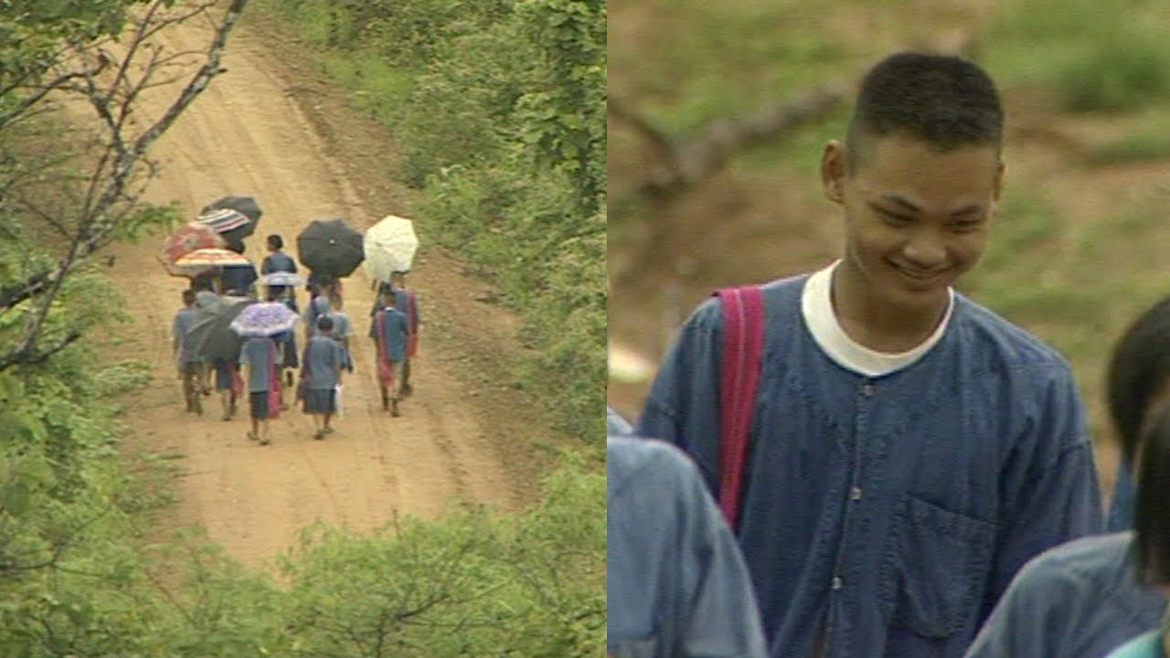 ทางไกลไม่ใช่อุปสรรค ! เด็กชาวไทยภูเขาเดินเท้าวันละ 3 ชั่วโมงจากดอยเพื่อมาเรียนหนังสือ