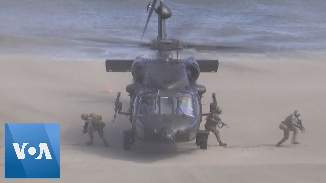 US and Filipino Marines Take Part in Exercise