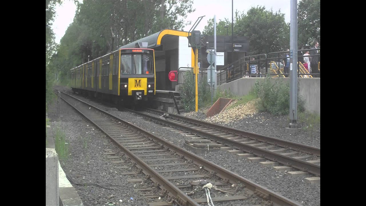 Tyne and Wear Metro - Metrocars 4058 and 4042 at Howdon - YouTube