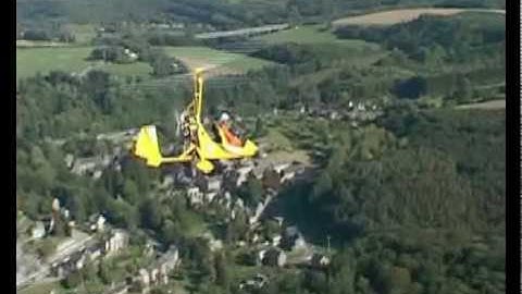 Autogiro flying Icarus Belgium 2006