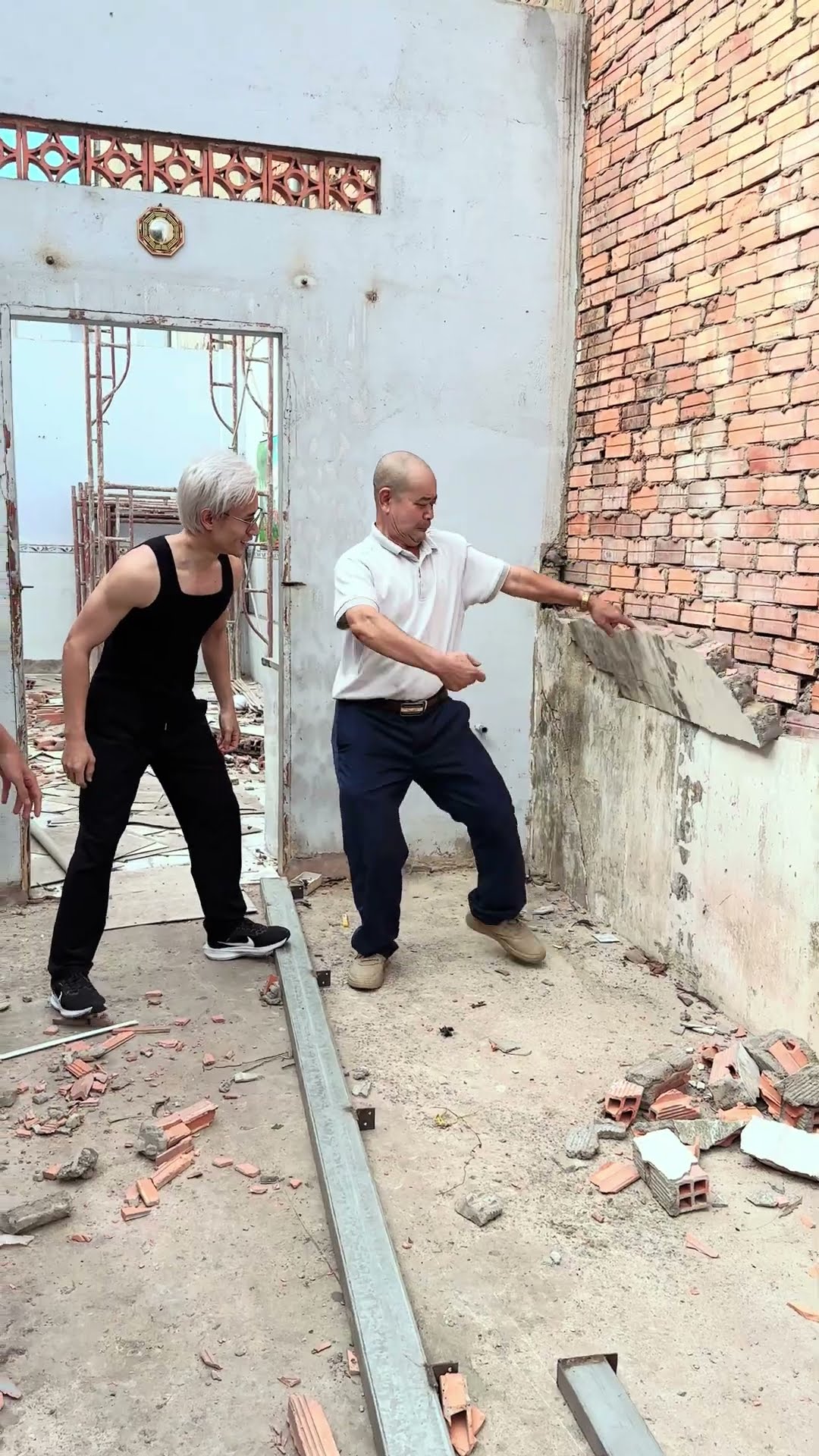 Xây nhà mới đón tết [BEN EAGLE] #beneagle #training #kungfu #martialarts #fighting