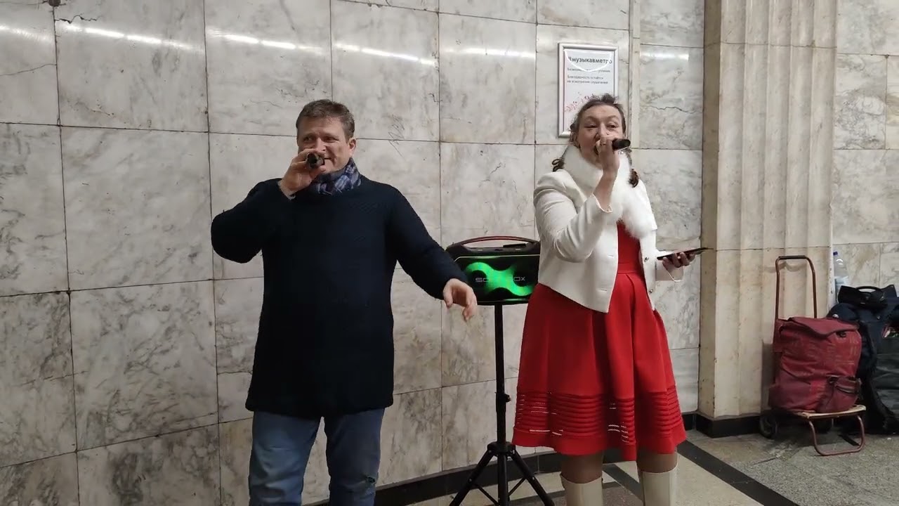 Эдуард Хиль - Зима - Потолок ледяной дверь скрипучая  Поют Владимир Александров и Валентина Лебедева