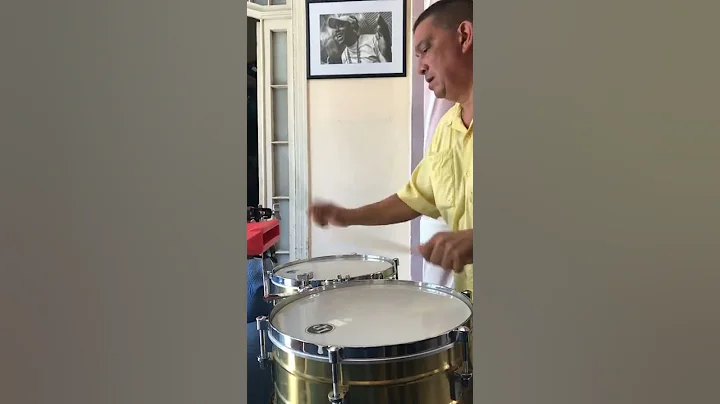 Alfredo Calderin ,repasando en casa