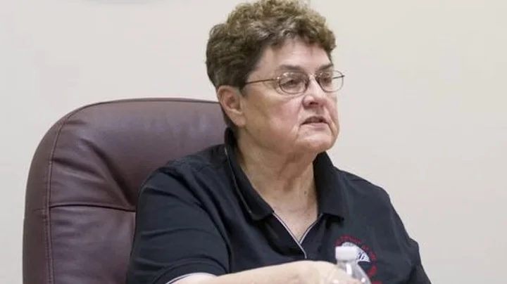Ruth Ann Knapp comments during Saginaw school boar...