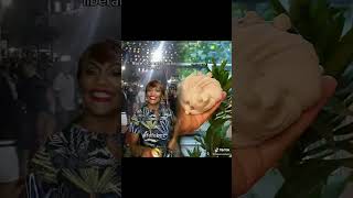 Tem Alguma Tia Im? 7395699296739364102