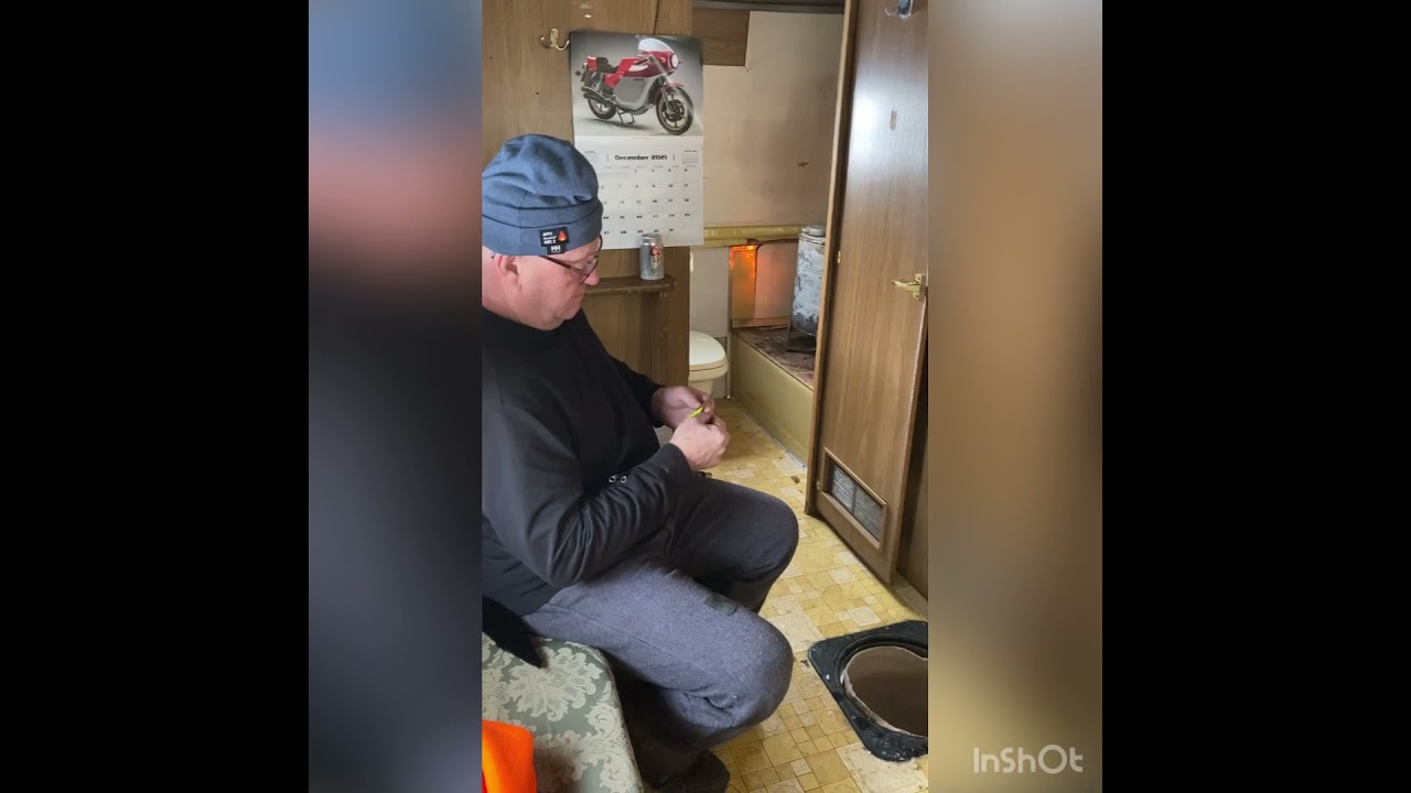 Ice Fishing Lac La Biche Lake, Dec 2021 YouTube