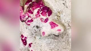 Large Ruby on Matrix Over 25 Tall - Đá Ruby Trên Tảng Marble Cao Hơn 60cm