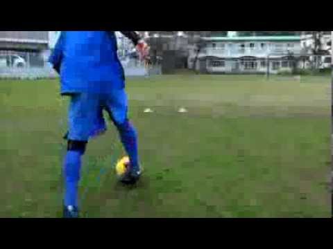 シンプルかつ使える サッカー抜き技フェイント ダブルタッチ Double Touch Soccer Skill Moves Youtube