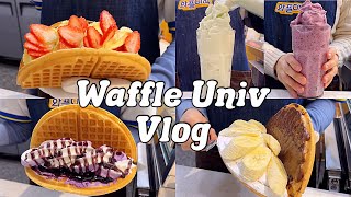 4k·sub)🩷🍓Strawberry flowers bloomed~🌷❤️/Cafe Vlog/Alba Vlog/Waffle & Beverage Manufacturing Video