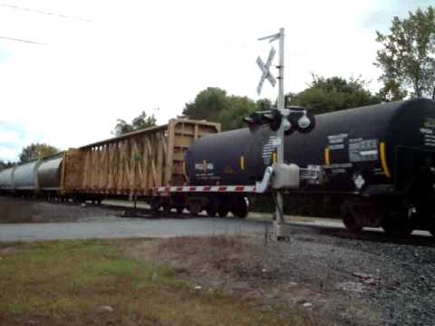 CSX mixed freight with RARE "STEALTH" (YN1) in Potsdam, NY (9/18/09), C40-8 #7509!!!