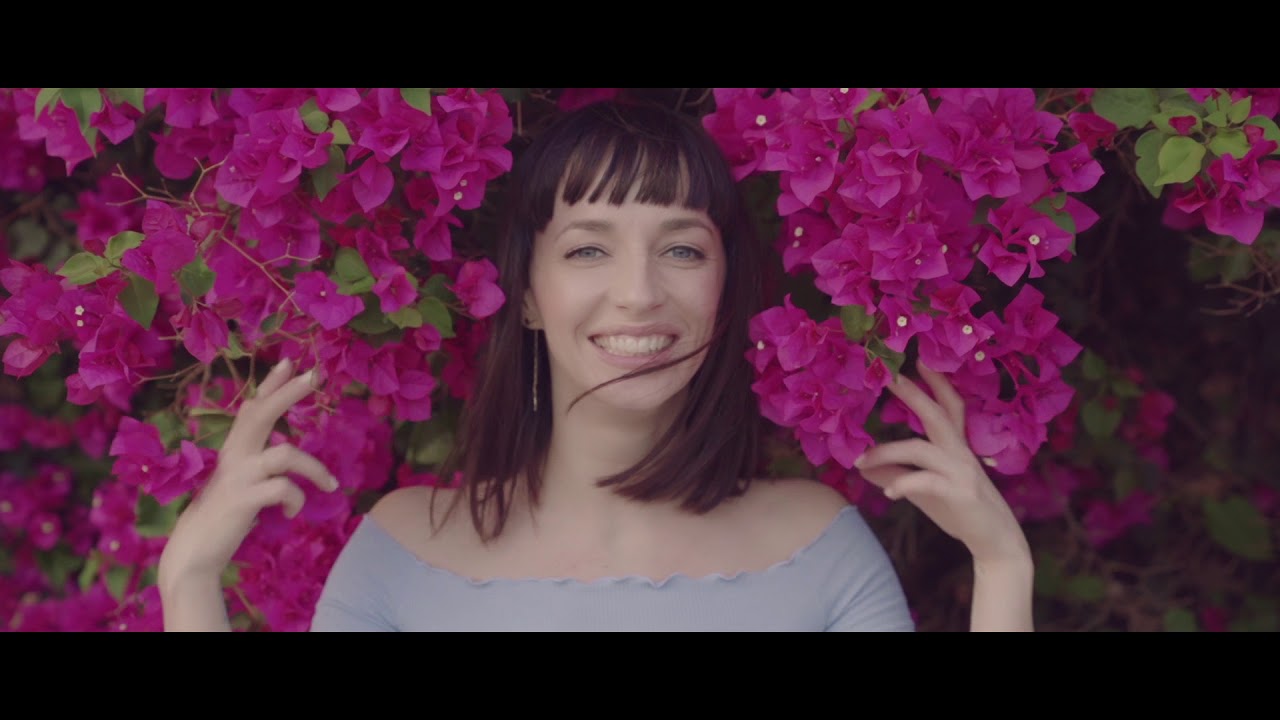 Chez Moi - Caroline (Official Visualizer)