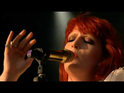 [HD] Florence + The Machine - The Chain (GF 2010)