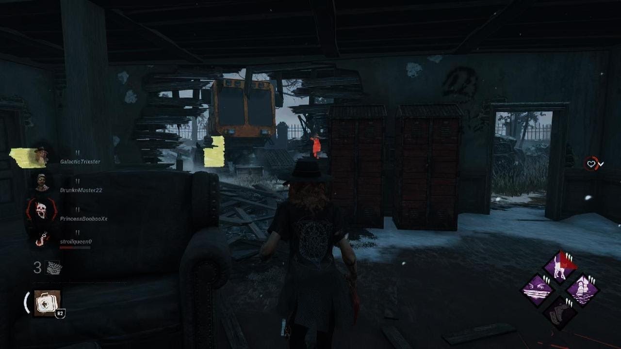 Dead by Daylight - Insane Huntress Hatchet Hitbox LOL