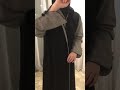 عباية كريب اسود بأكمام جاكار مع ازارير عبايات بلاكي بيوتي    