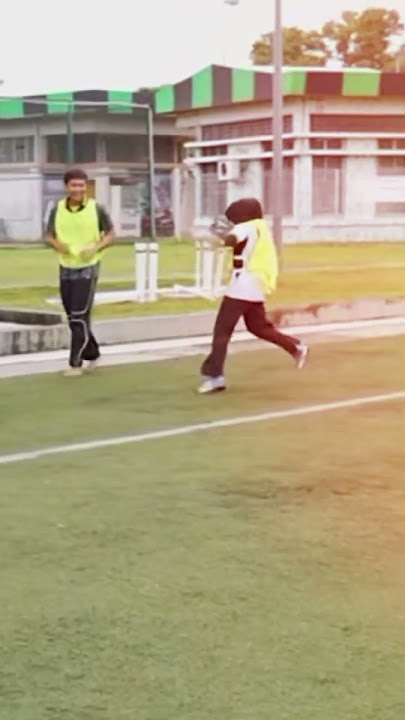 Download lagu Apparently Qis likes to be teased 😅 too far away from him 🤭#shotrs #aiteam