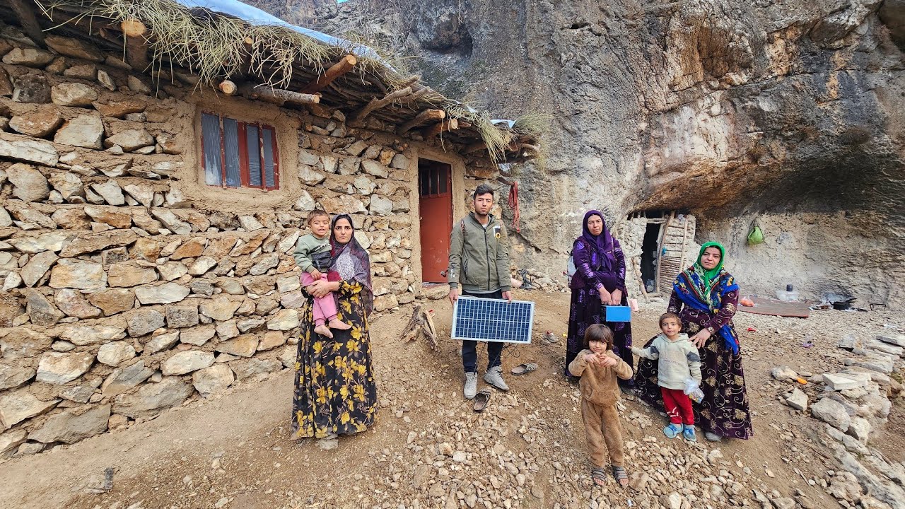 The sun in the nomad's tent | When technology comes to the heart of the mountain