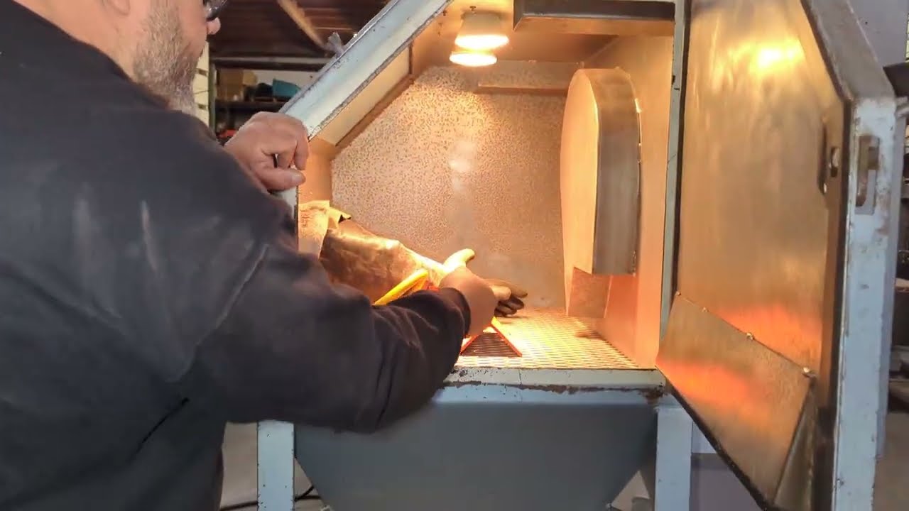 Universal 36" Wide Sand Blast Blasting Cabinet with Dust Collector Vacuum 120V