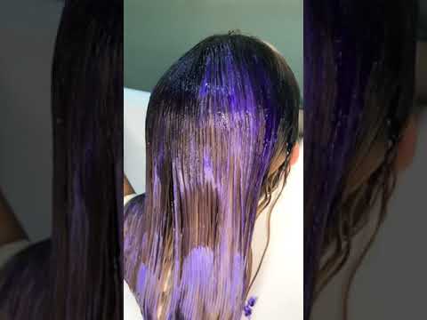 Salerm Ultra violet shampoo