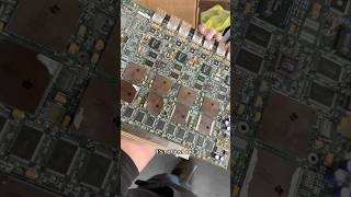 There’s gold inside sexy circuit boards 😍 #gold #ram #recycling