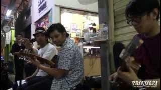 Noh Salleh feat. Rian D'Masiv - 'Bunga Di Telinga' (live at SUB Store)