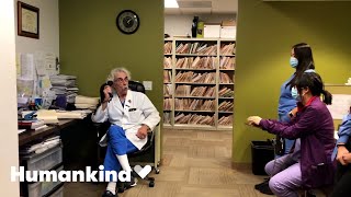 Fertility doctor breaks good news to patients | Humankind