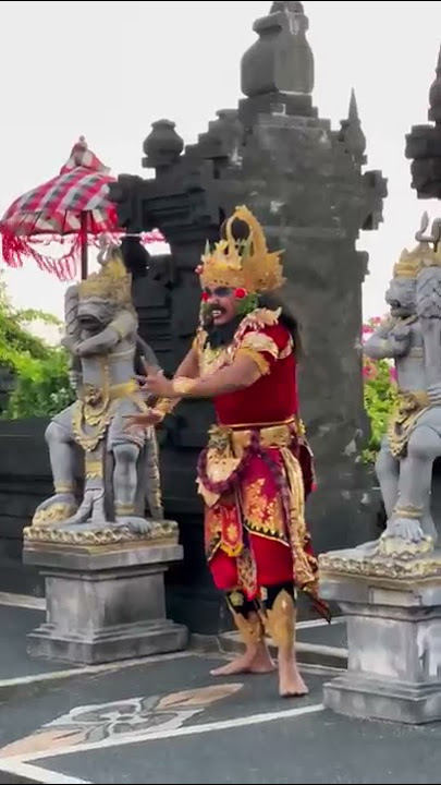 NONTON LANGSUNG TARI KECAK DI PURA ULUWATU BALI! 😍