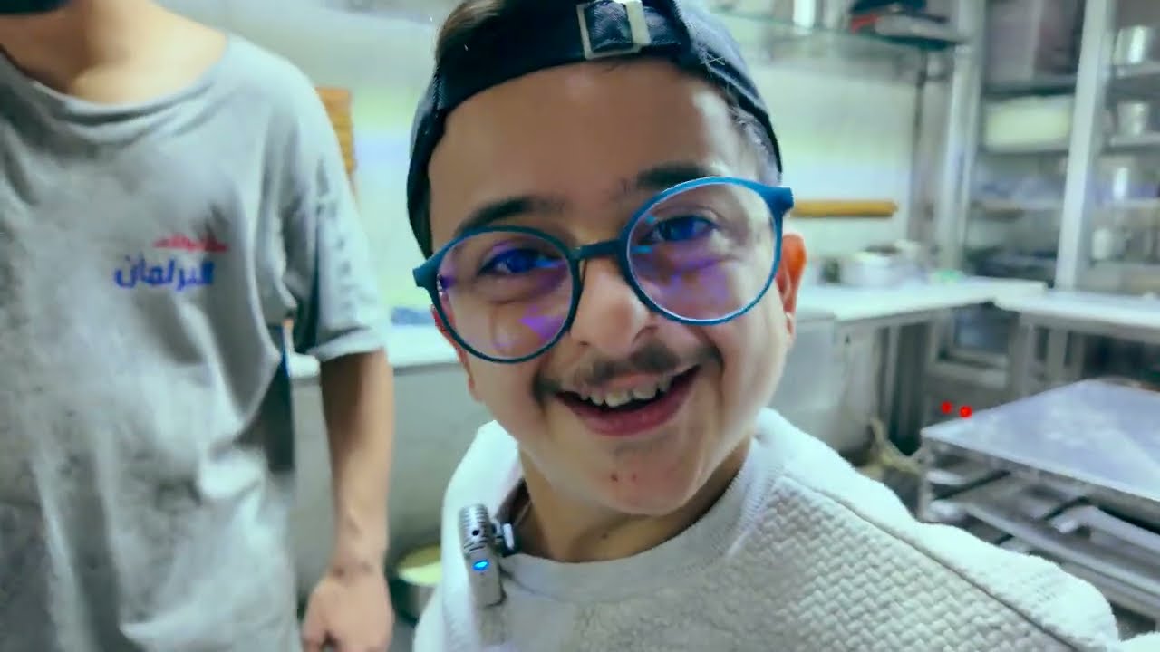 أنا وأبو عبدو الزير خربنا الدنيا ونحنا عم نشتغل خبازين🤣😱