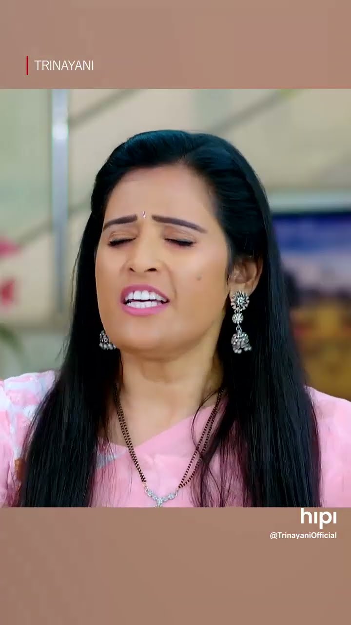 Pāta ākulō rāsina paṅktulu caduvutunna bēta poṭṭam'ma. @Nayani_Maari @VishalOfficial @ZeeTelugu