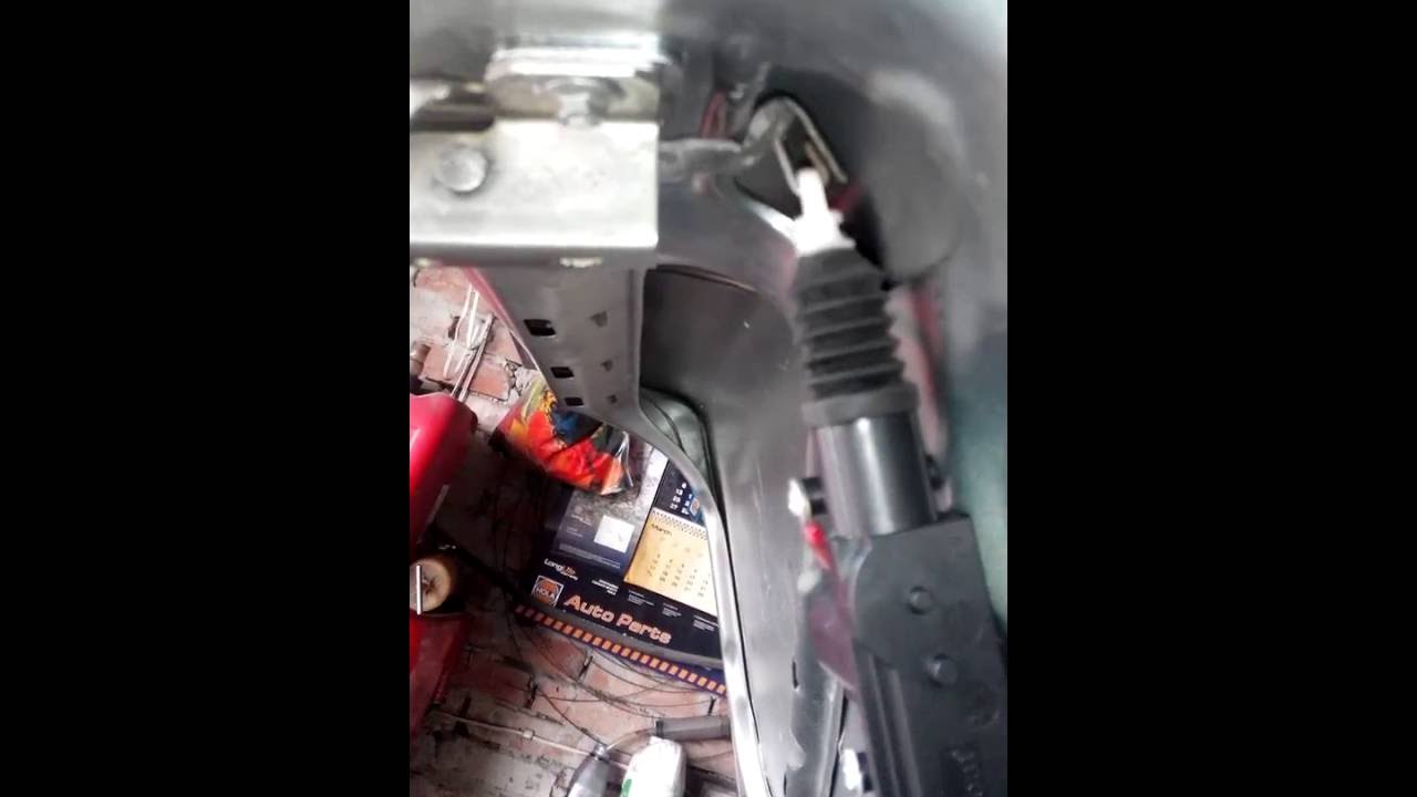 Как открыть багажник ваз 21099 без ключа - фото