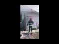 У Миколаєві горить житловий будинок, є постраждала