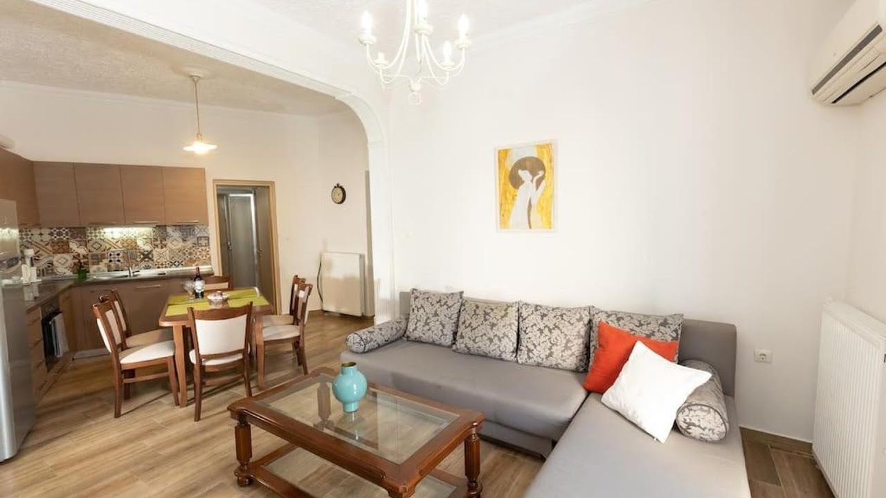 Nestia Retreats Ano Poli - Spacious Apartment | Thessaloniki, Greece | Hotel Review 🏩