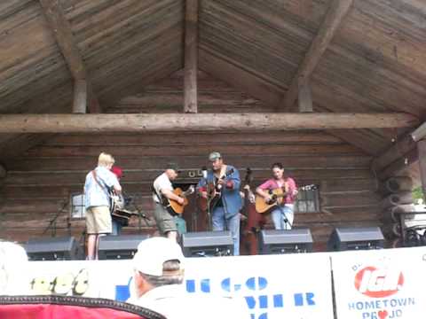 Greg Screws at Darrington Bluegrass Festival singi...