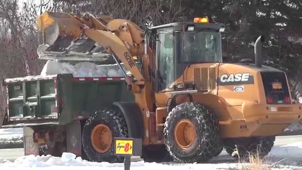 Case 621E Loading Snow in Pulaski, NY YouTube