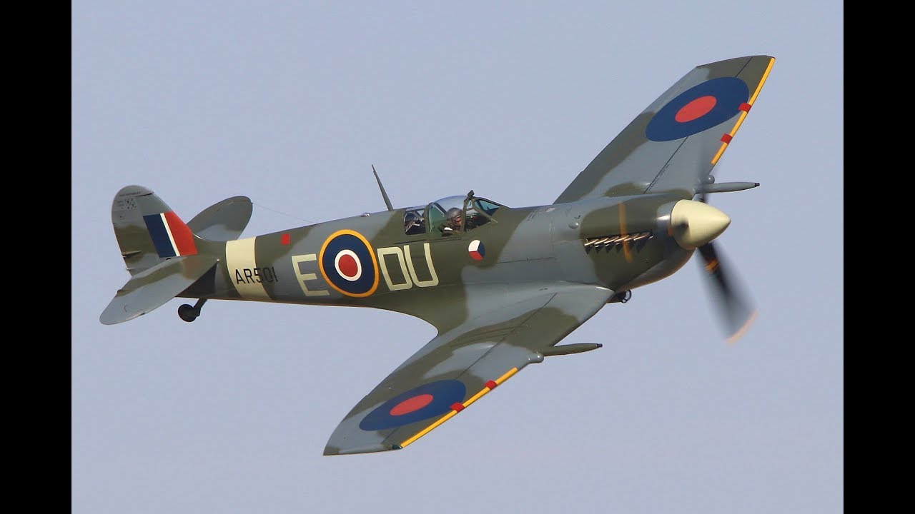 Spitfire's & Hurricanes - Old Warden Aerodrome - Heritage Air day