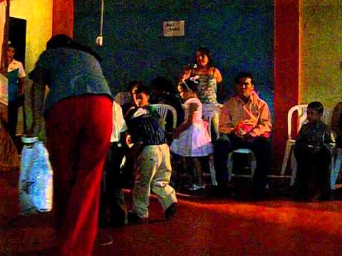 Jhoan Carrasco Vega en actuacion dia del padre