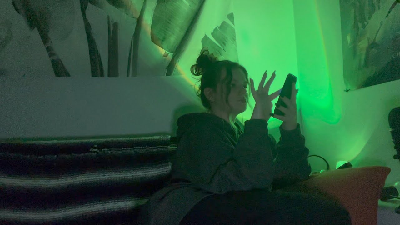 ASMR texting with longgg nails (no talking) • screen + silicon tapping