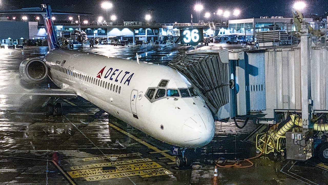 5 Things You Need To Know About Delta Air Lines 717 200