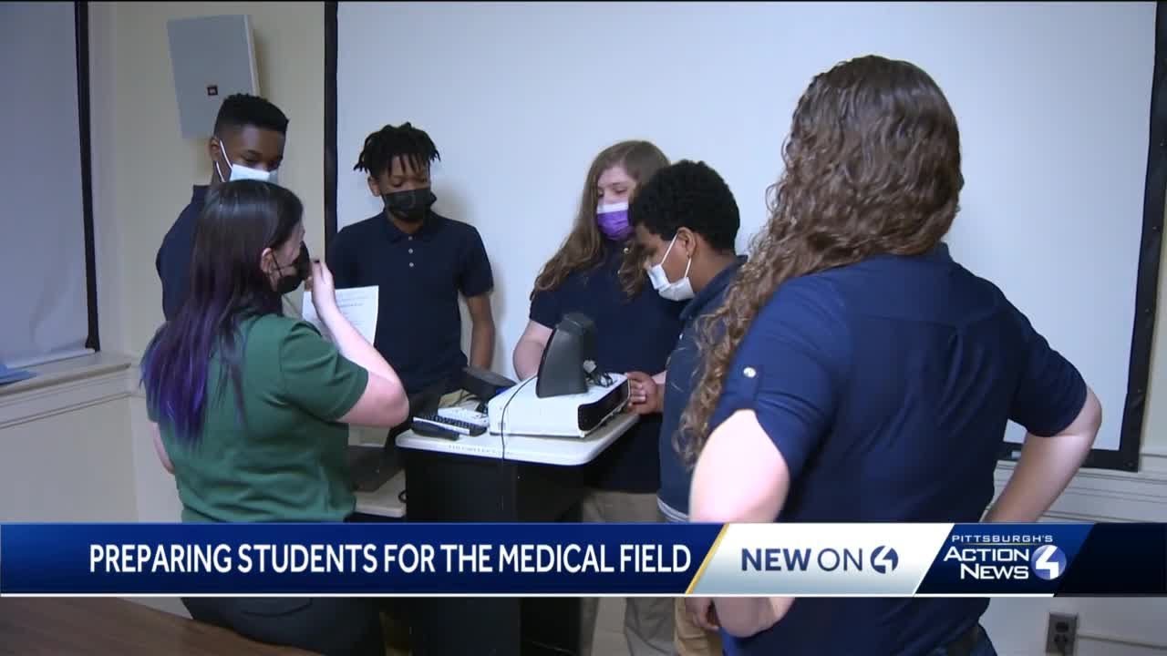 Students visit simulation center at West Penn Hospital to learn about medical professions