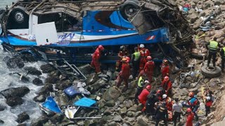 Pérou : des dizaines de morts après la chute d'un autocar depuis une falaise