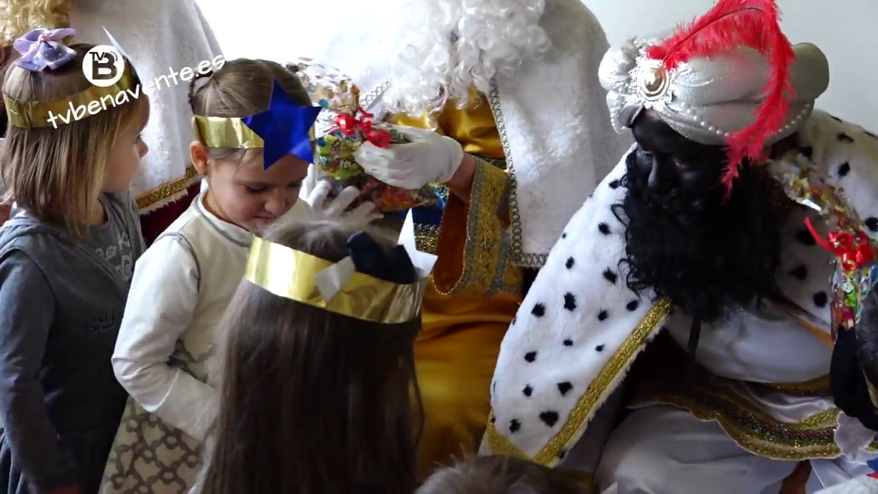 Los Reyes Magos visitan el Colegio Virgen de la Vega