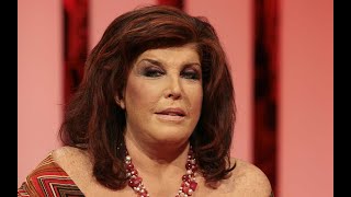 “Sfigurata e viso deformato”. Patrizia De Blanck, il racconto choc. La terribile malattia: “Stavo mo
