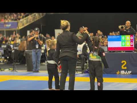 LITTLE PEOPLE ARMBAR SUBMISSION