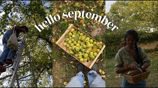 FALL VLOG : HELLO SEPTEMBER - APPLE PICKING, BAKING APPLE PIE I ITISNIRINA