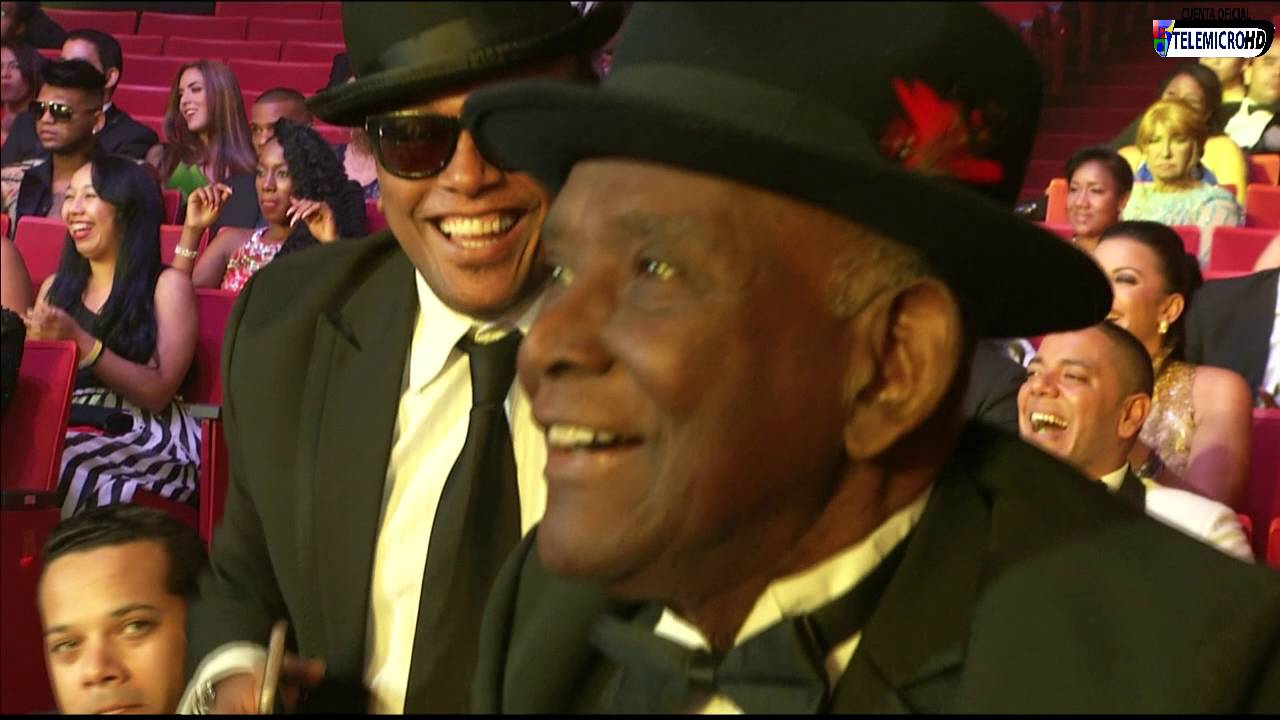 El Canario y Gilberto Santa Rosa Homenaje a Joseito Mateo Premios Soberano 2016