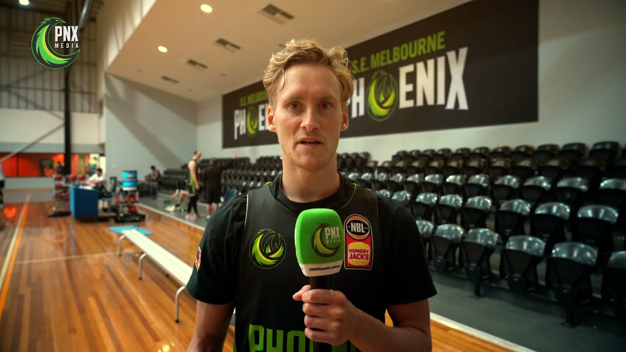Phoenix players thank members (Round 18, NBL21)