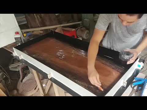 Video [Epoxy Resin] Tạo khuôn đổ mặt bàn epoxy! - youtube