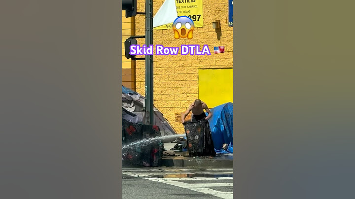 😱🇺🇸 Homeless man washing his clothes #shortvideo #usa #shorts #viral 07/10/2024