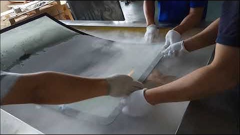 Curved TV screen freeze separation